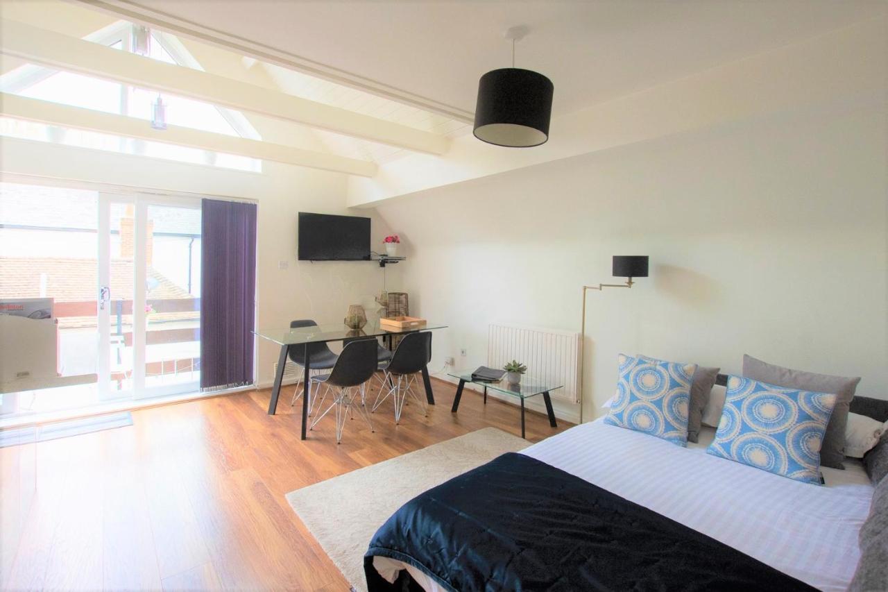 The Penthouse Canterbury - Cathedral View Buitenkant foto